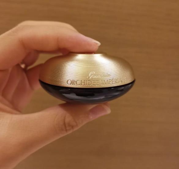 ？十强眼霜排行榜单去皱公认好用的凯发入口去皱眼霜哪个牌子比较好(图3)